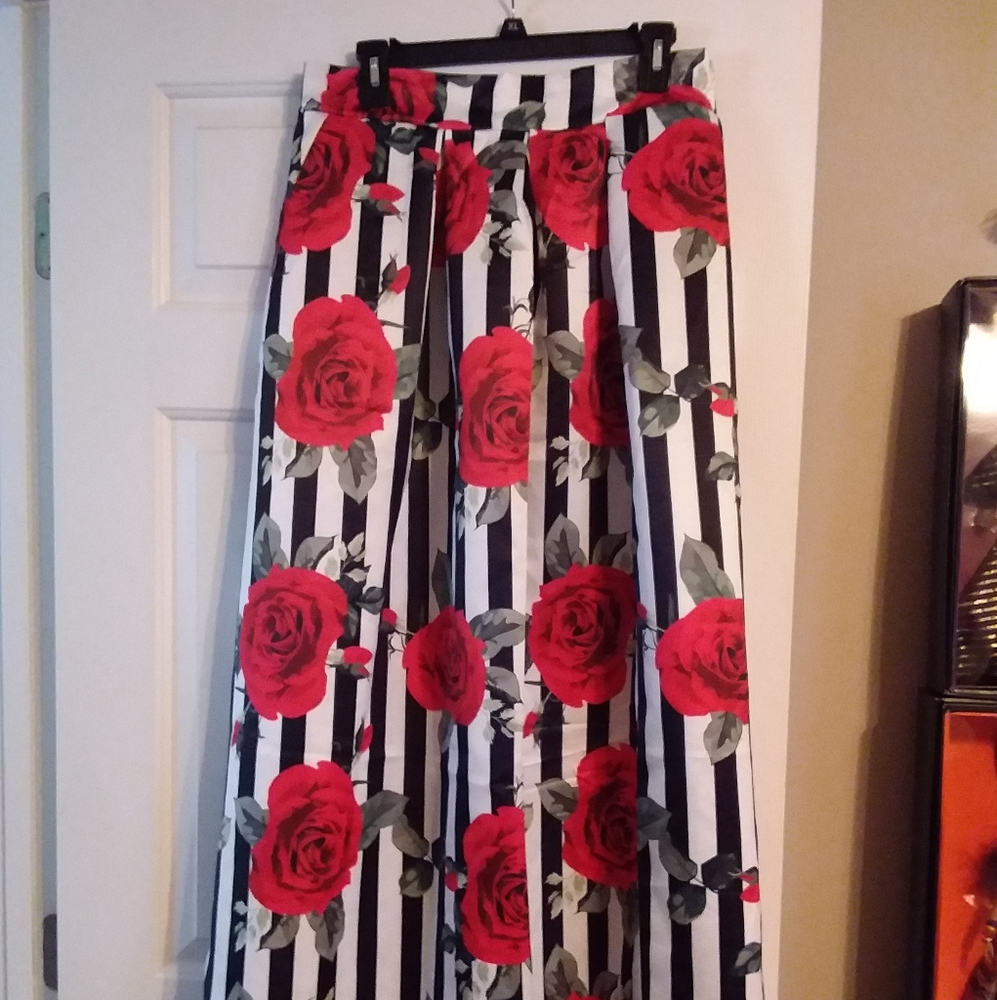 *Final* Maxi skirt with roses